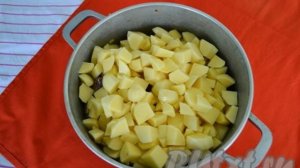 Картошка с тушенкой в духовке