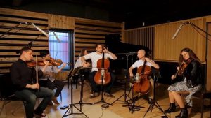 Богемская рапсодия (Queen). Исполняют ансамбль Brooklyn Duo и квартет Dover Quartet.