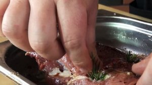 ? БАРАНЬЯ НОГА на ГРИЛЕ WEBER | Как приготовить вкусную баранью ногу на углях в фольге