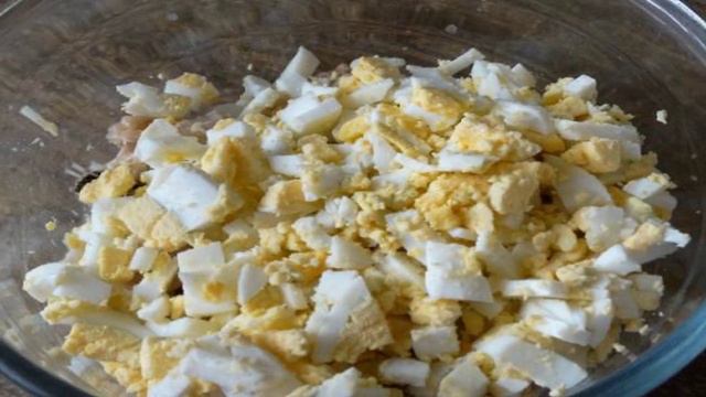 Салат с кус-кусом и горбушей
