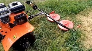 Косим траву мотоблоком Айробс 800А-5, с роторной косой.