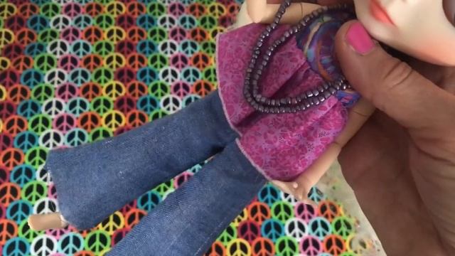 Blythe & Ellowyne Wilde Turn into Hippy Chicks Competition with @DollsRescued #1960hippydoll смотреть онлайн