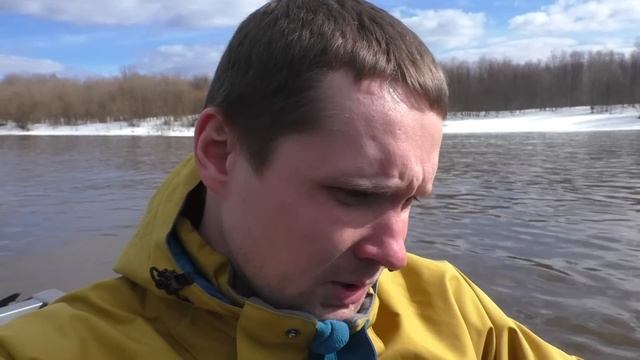 Эта Волжанка шпарит по мелякам. Волжанка с тоннелем.