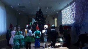 ПЕСНЯ ХЛОП ХЛОП ХЛОП ФОНАРИКИ ЗАЖГИ СРЕДНЯЯ ГРУППА НОВЫЙ ГОД