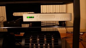 Nice Tube Amps - Primaluna Dialogue HP with  Bryston BCD-1 & Dali - Helicon 400