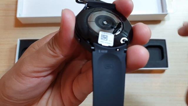 Unboxing the Genuine Samsung Galaxy Watch 4 смотреть онлайн