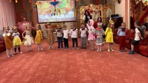 Оркестр "Праздник осени встречаем" (Ю. Селиверстова). Группа №9 "Ягодки"