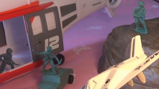МУЛЬТИПСИК мультики про солдатиков Военные игрушечные солдатики Игрушки для мальчиков Игровой набор