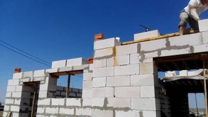 Какие сложности в установке первого ряда ГАЗОБЕТОНА на втором этаже???