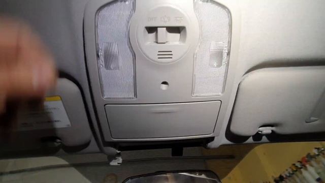 как снять плафон салона Тойота Приус смотреть онлайн