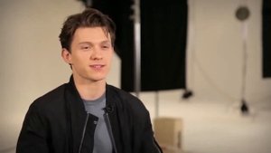 Том Холланд ненавидит кошек || Tom Holland hate cats (Rus.sub.)