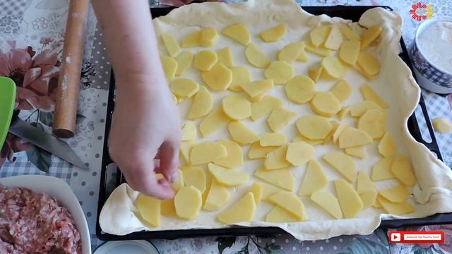 Пирог из слоёного теста. Очень нежный и аппетитный Домашняя еда Кухня Рецепты