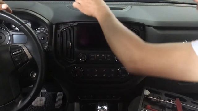 How to remove head unit of Chevrolet trailblazer смотреть онлайн