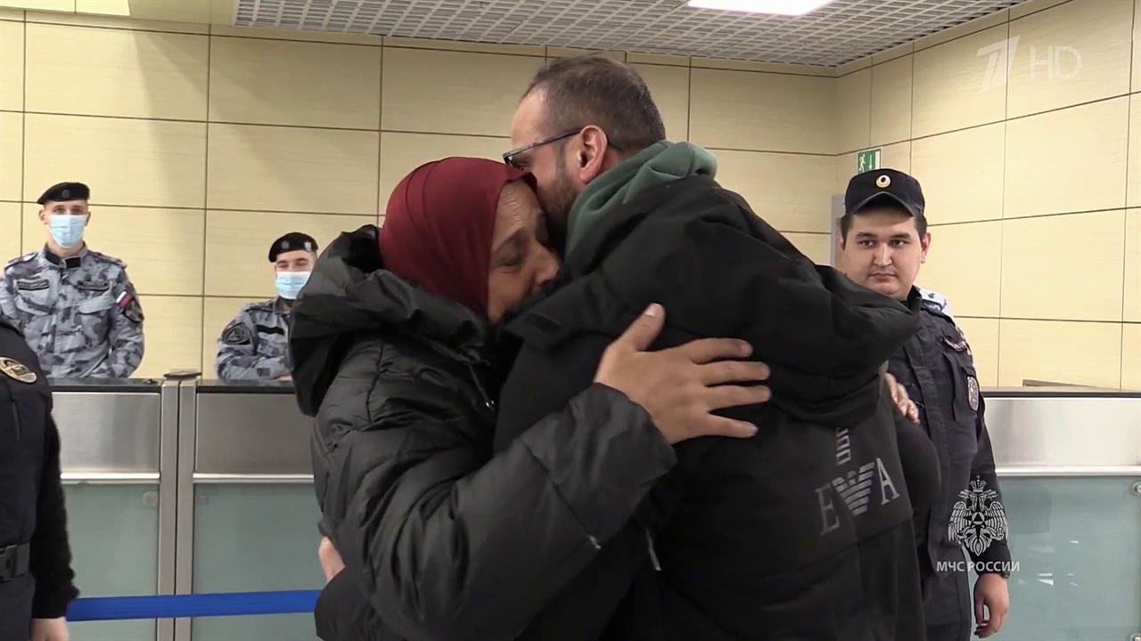 Еще 53 россиянина и члены их семей через пункт пропуска "Рафах" покинули сектор Газа