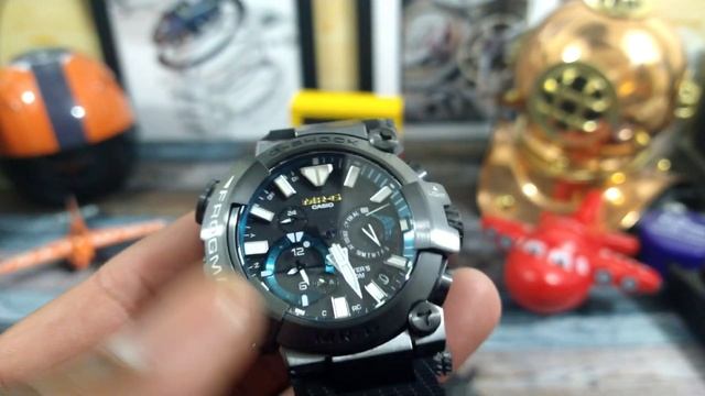 G-Shock MRGBF1000R-1A MR-G Frogman Full Metal Titanium смотреть онлайн