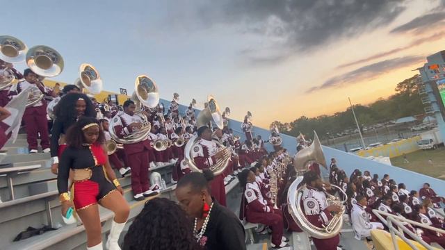 Su trombone fanfares vs Txsu tubas 2023 trombone battle tuba battle смотреть онлайн