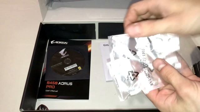 Распаковка материнской платы AORUS B450 PRO смотреть онлайн