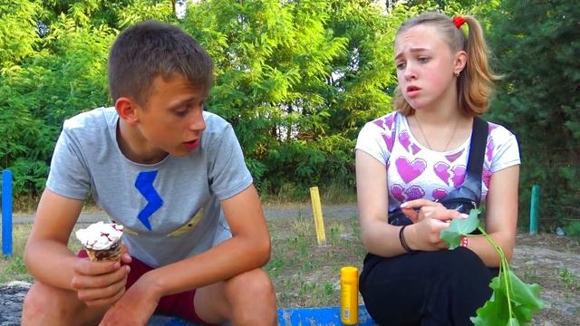 Алиса РАССТРОЕНА - МАЛЬЧИК ЖЛОБ!! смотреть онлайн