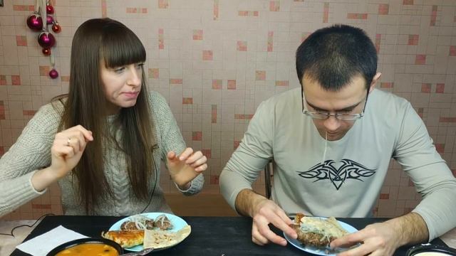 Заказали доставку узбекской кухни из кафе "Лайлак": показываем, что привезли (необычная для нас еда смотреть онлайн