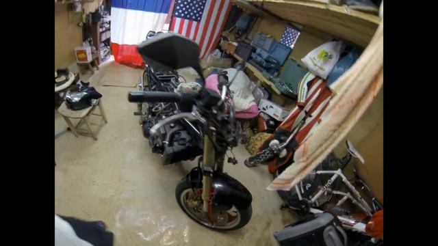 Разбираем и обслуживаем Kawasaki Z1000 2003 Part 2 смотреть онлайн