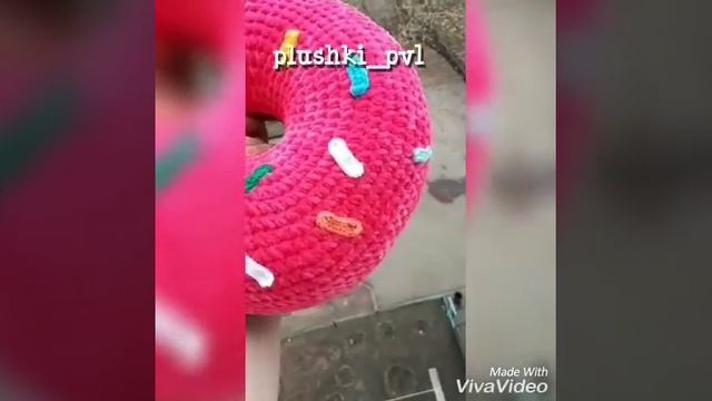 Подушка ПОНЧИК из плюшевой пряжи смотреть онлайн