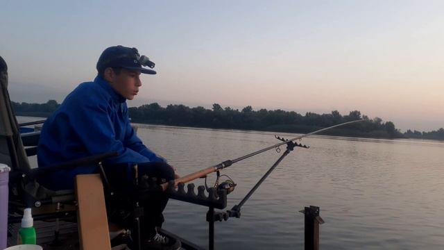 РЫБАЛКА на ФИДЕР и ОТДЫХ в хуторе АРПАЧИН!!! | ВАРИМ УХУ! | ВЛОГ №15 смотреть онлайн