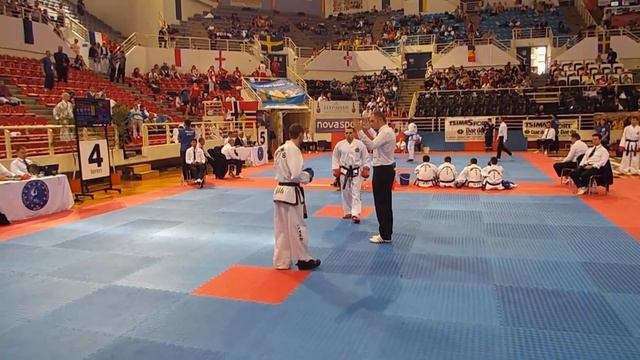 Uladzislau Berzhets (BLR) v Oleksandr Kolesnyk (UKR) - Male -57kg Sparring смотреть онлайн