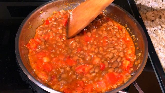 Яичница с помидорами и фасолью. Показываю как приготовить быстрый и сытный завтрак из яиц. Завтраки смотреть онлайн