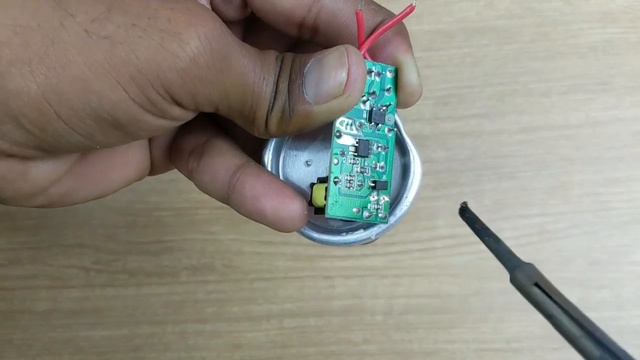 Led bulb blinking kaise thik kare || Led bulb blinking problem solution смотреть онлайн