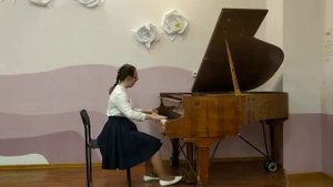 11) «Вальс очарование»К. Гурлитт, исполняет Мария Волкова (фортепиано), преподаватель Ольга Малова