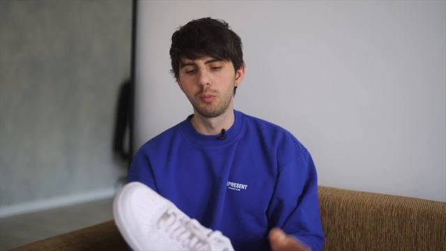 Как чистить кроссовки / Уход за обувью смотреть онлайн