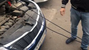 Рено Доккер оживляет Киа Рио. Как правильно прикурить автомобиль.