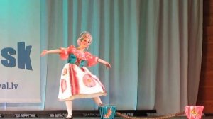 Танец "Дымковская игрушка". Детская школа балетного искусства "Арабески"