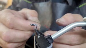 Изготовление рыболовной приманки для ловли сига.