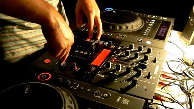 2 x Reloop RMP-1 Mk2 + IQ2 USB - Mixed by Michel Blanco (aka B-Sound)