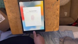 Unboxing IPad 9 Generation