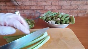 Пирог из песочного теста с ревенем