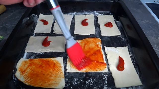 Мини пиццы из магазинного слоённого теста . Легко и Вкусно пицца
