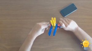 Лайфхак Как сделать подставка для телефона из прищепок
