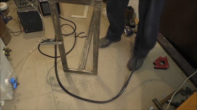 Подставка под кондиционер из профильной трубы