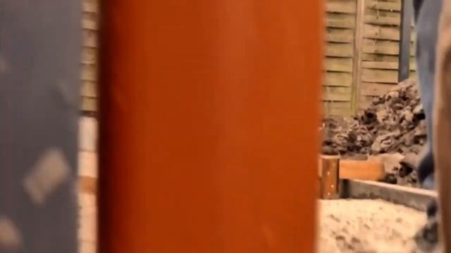 Как убрать грязь во дворе раз и навсегда. Укладка тротуарной плитки и брусчатки от и до… смотреть онлайн