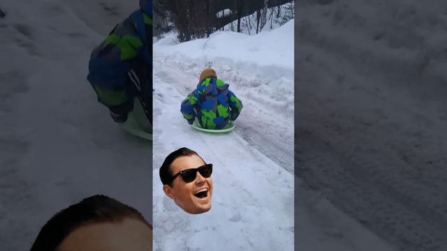 Супер-скорость на ледянке!