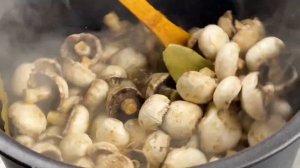 Бесподобно! Маринованные шампиньоны с луком, укропом и горчицей