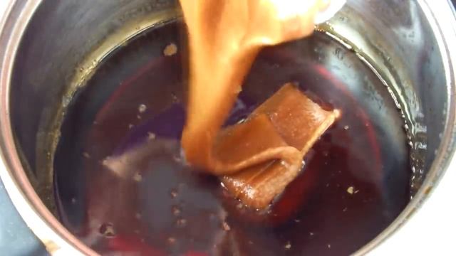 Пряничный домик: готовим пряничное тесто с жжёнкой и мёдом. Часть 1