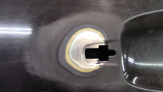 Пескострую ржавчину и готовлю деталь к локальной покраске. смотреть онлайн