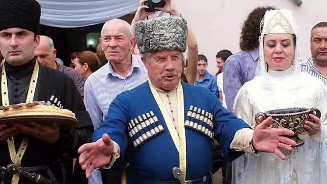 Осетинский народ презентация. Осетия традиции и обычаи. Осетия традиции и обычаи. Обычаи и традиции осетинского народа. Осетинский праздник цыппурс.