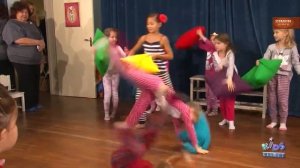 Танец с подушками. Детский Новогодний праздник в Кидс Галакси (Kids Galaxy). Москва. SEMENViDEO