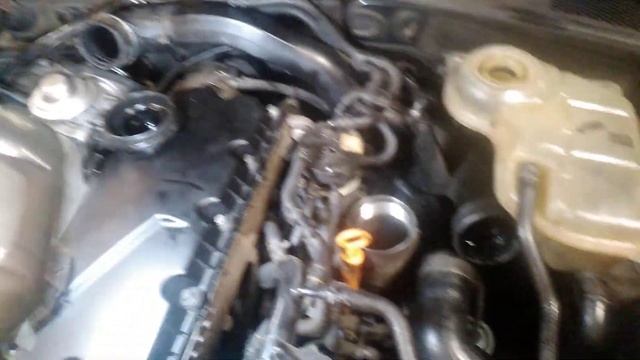 Течет масло в районе масляного фильтра Skoda Superb\Passat b5 смотреть онлайн