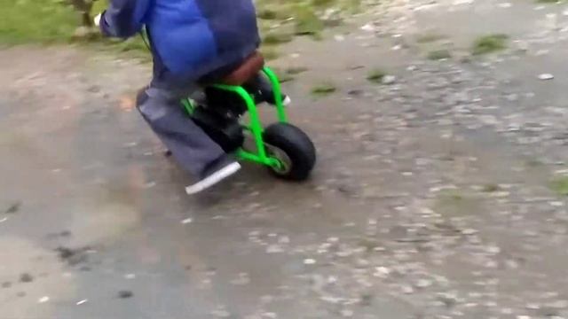 Купили другое колесо на пробу на самодельный минибайк смотреть онлайн