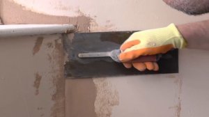 DIY: How to repair cracked and damaged plaster